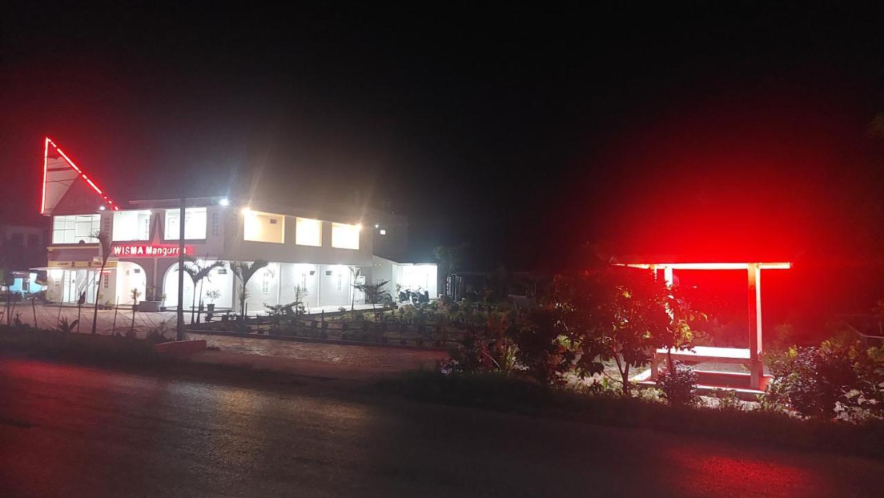 Hotel Wisma Mangurna Dolok Sanggul Luaran gambar